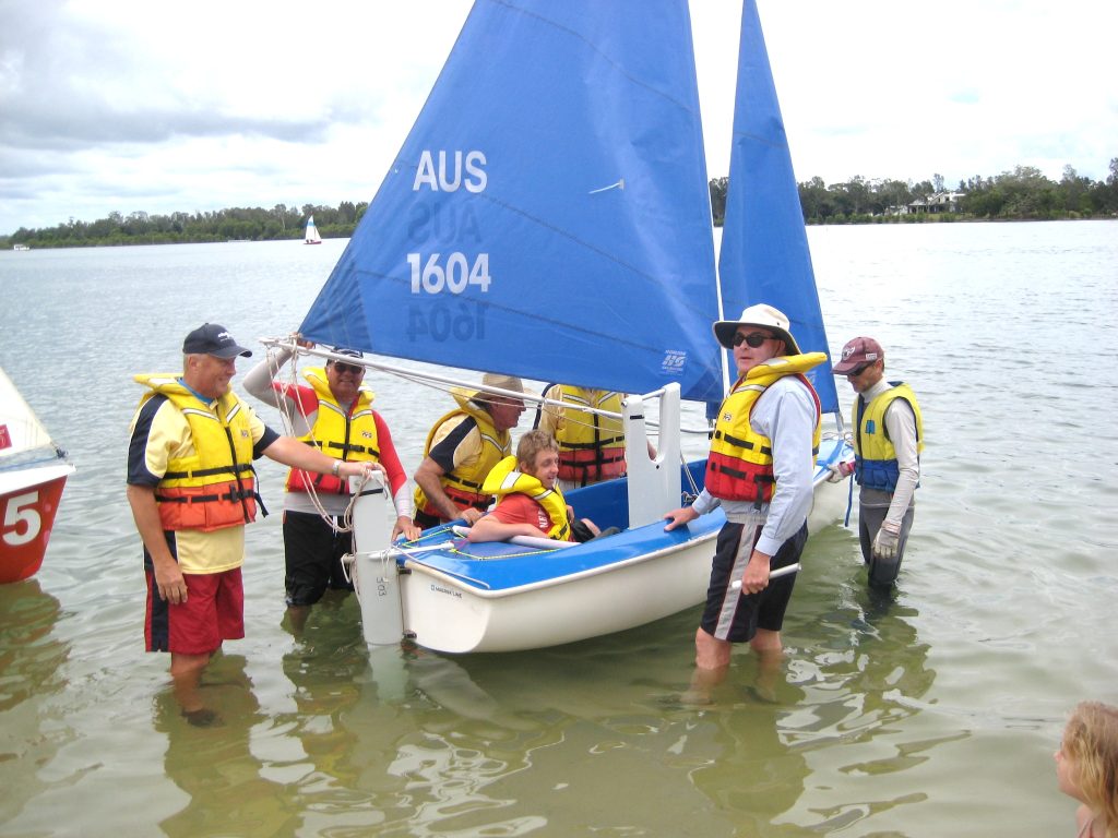 Getting a Hansa 303 ready to sail